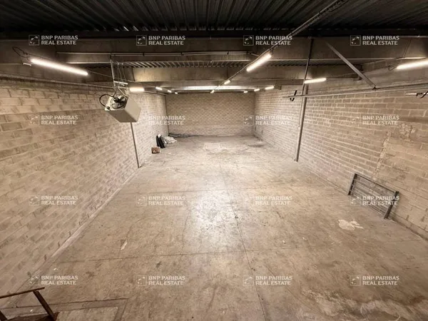 Local d'activité 771 m²