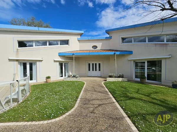 A VENDRE MAISON SAINT GEORGES DES COTEAUX