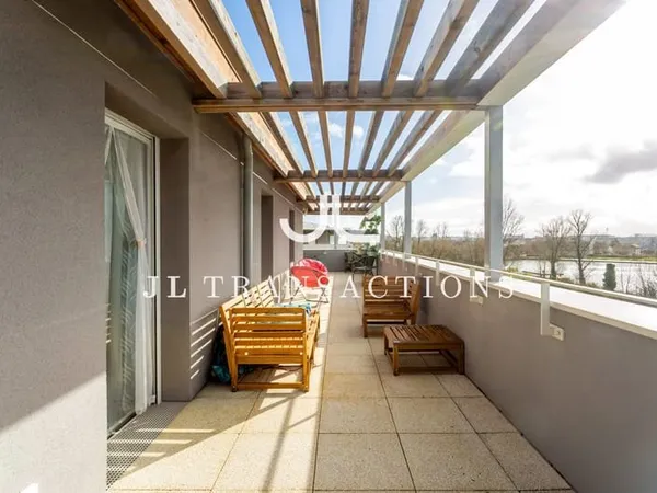 Magnifique appartement avec terrasse de 80 m2 et parkings