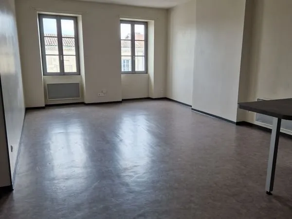 Location appartement proche commodités ,très lumineux
