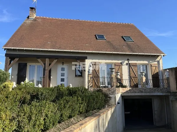 Maison 5 chambres sur sous-sol total