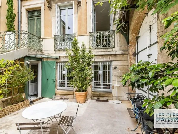 Maison de caractère rénovée dans une bâtisse ancienne