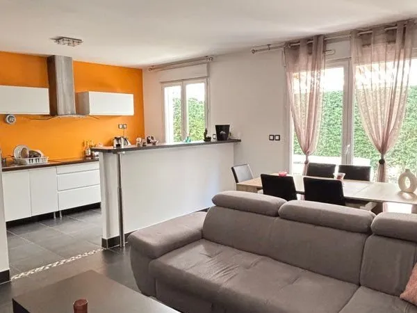 Appartement T2 de 56 m² dans résidence sécurisée avec jardin et garage