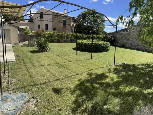 ST CHRISTOL - Maison Type 6 de 149 m² habitable avec jardin -