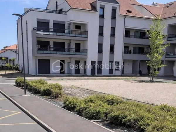 PROCHE GARE A 20 MN DE METZ , 1H DU LUXEMBOURG APPARTEMENT T3 AVEC BALCON ET 2 PARKINGS SANS TRAVAUX
