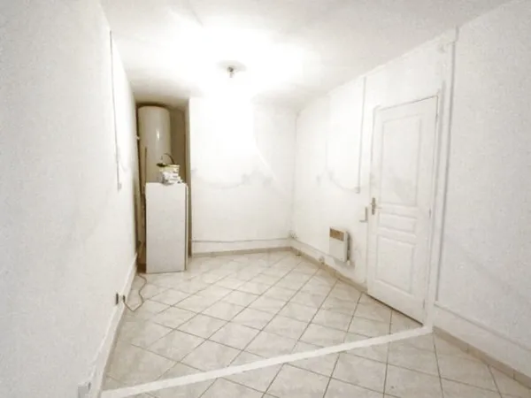 Studio 33 m2 à Fort potentiel,Marseille 13002,Idéal investis