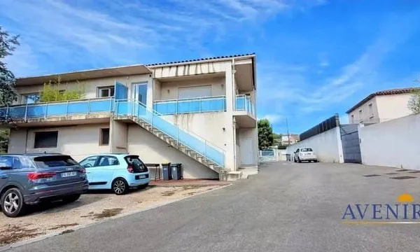 Immeuble 975 m²