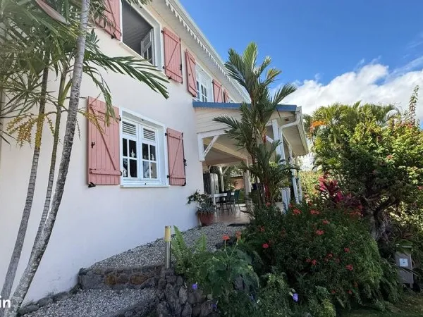 Villa 3 Chambres à Louer