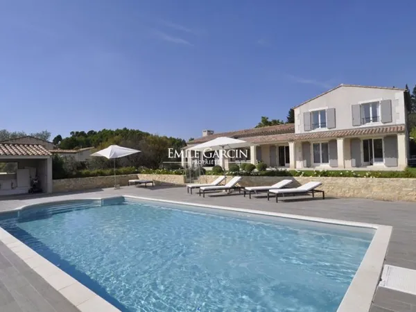 Belle maison rénovée à louer, Paradou, au calme