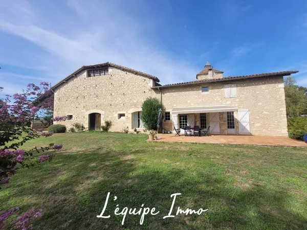 Propriété en pierre avec gîte indépendant sur plus de 5 hect