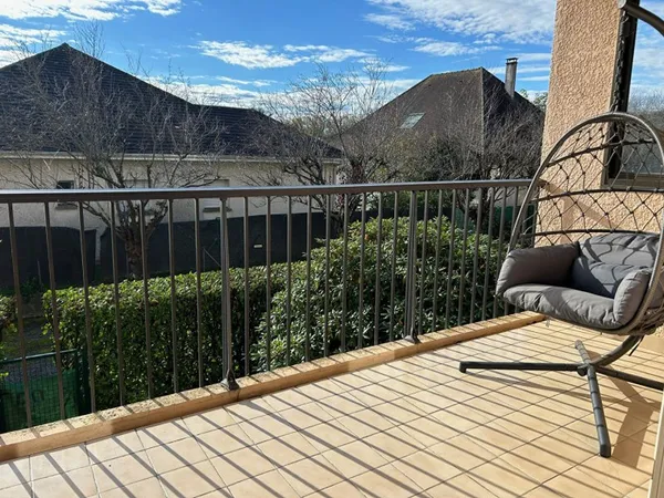 T3 Pau Péboué / allées de Morlaas avec terrasse, ascenseur et...