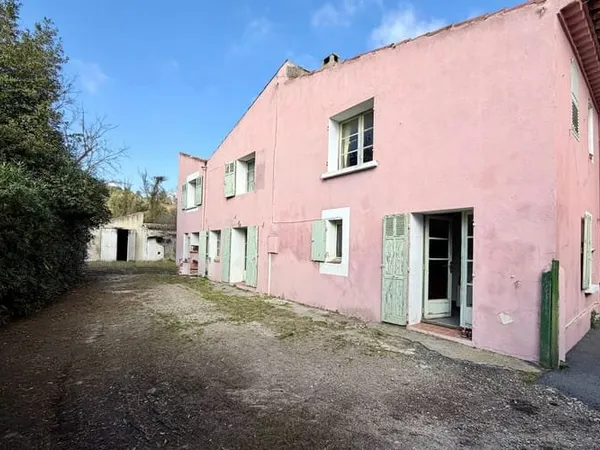 Maison 5 pièces 180 m²
