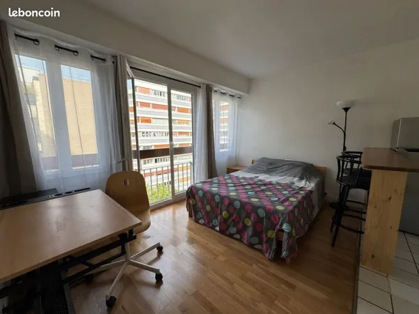 Studio 23m2 meublé Paris 15e - Métro 12 Convention