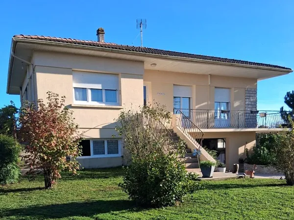 A vendre Maison sur 2 niveaux Haut Mauco 3 chambres clim réversible garage piscine