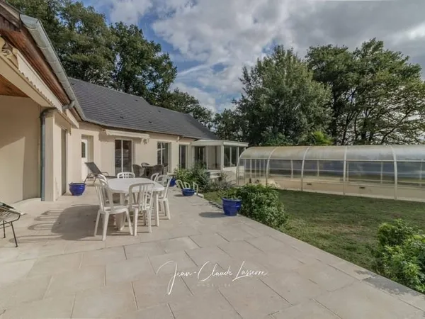 Maison 6 pièces 240 m²
