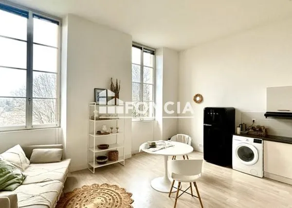 CENTRE VILLE / APPARTEMENT EN DUPLEX AVEC PARKING