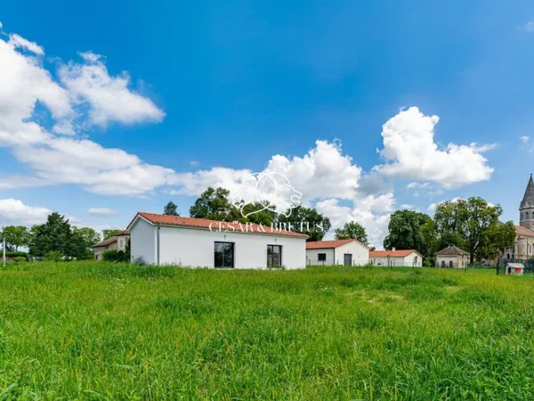 MAISON FAMILIALE À SAINT-BÉNIGNE, AUX PORTES DE MÂCON