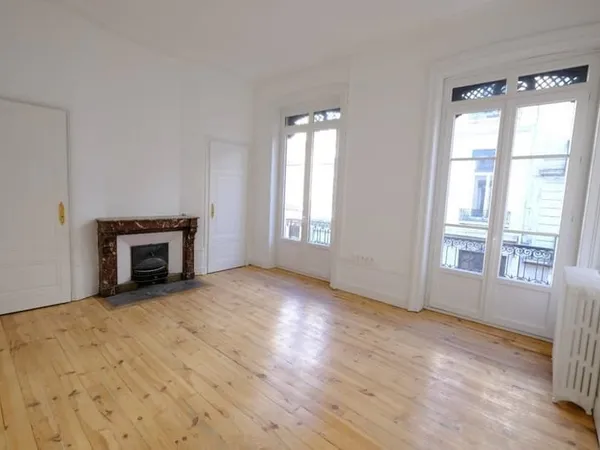 T3 7 RUE DE L'ALMA