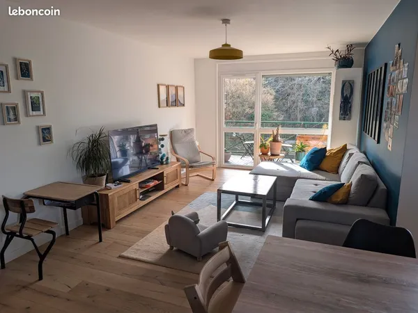T4 traversant 85m² - Dernier étage