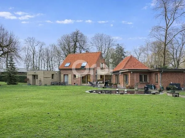Maison 6 pièces 230 m²