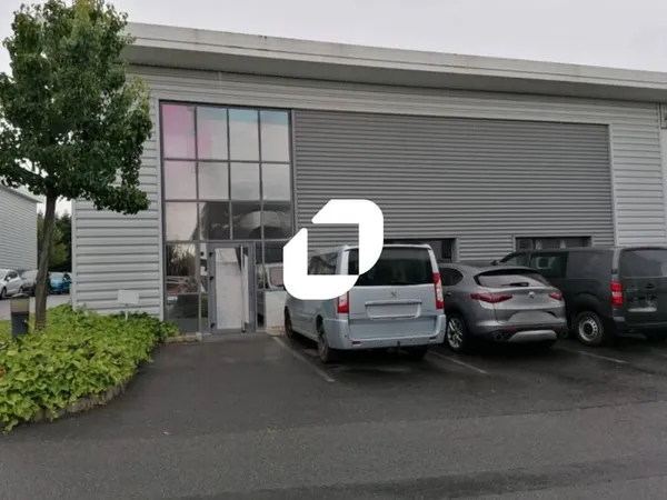 Local d'activité 870 m²