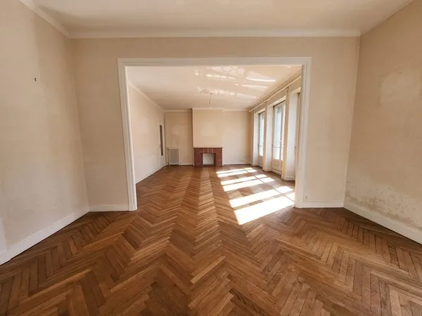 APPARTEMENT T6 CENTRE VILLE SECTEUR BRANDA