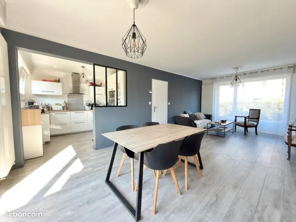 Hautes Loges - Maison familiale avec jardin et garage