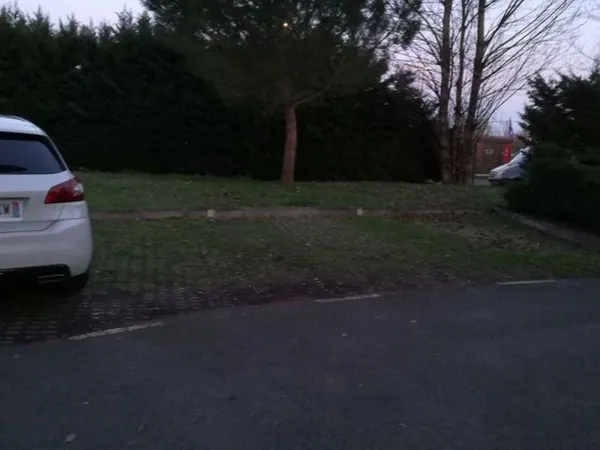 place de parking au sein d'une résidence sécurisée