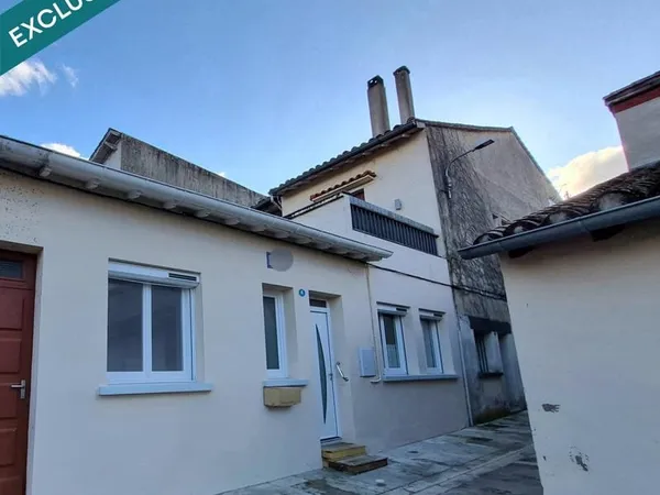 MAISON DE VILLAGE AVEC PATIO