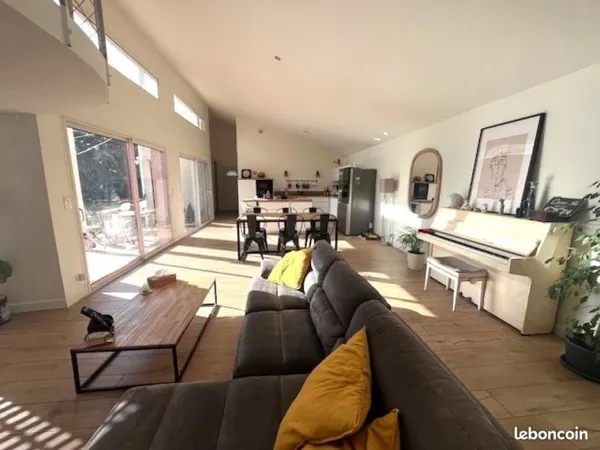 Villa 5 pièces 145 m²