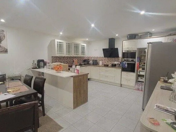 Maison 5 pièces 160 m²