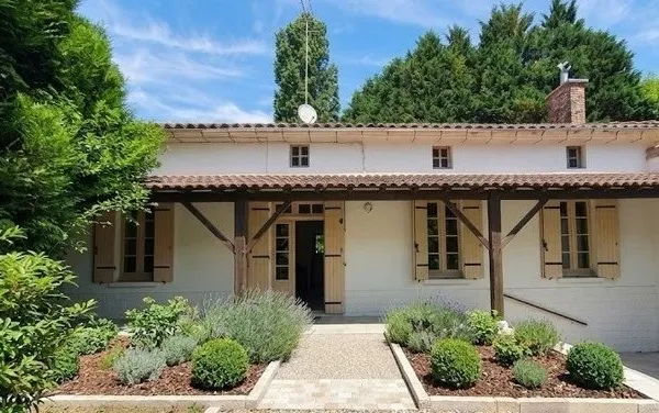 Maison charentaise 11 pièces 222 m²