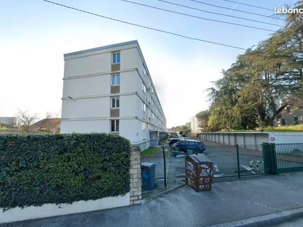 Parking/box BRON
