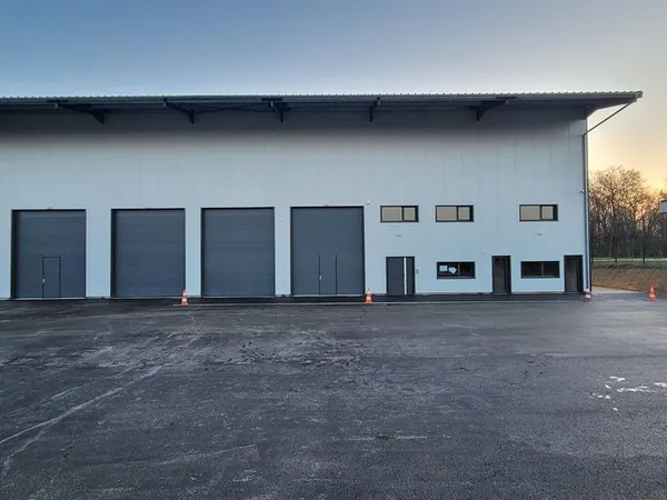 Entrepôt 90m²