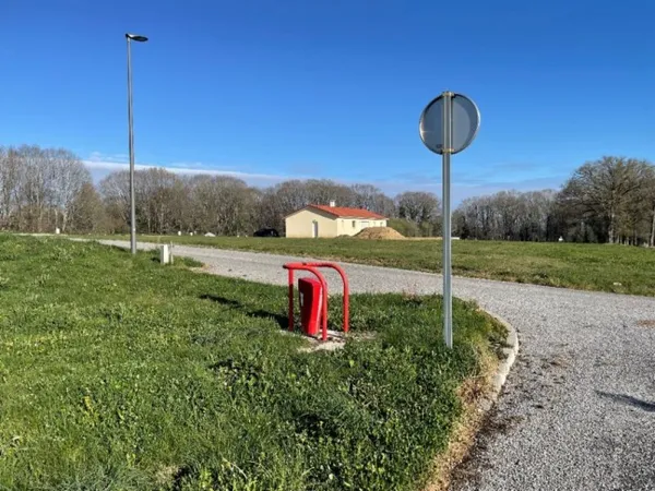 Terrain 913 m²