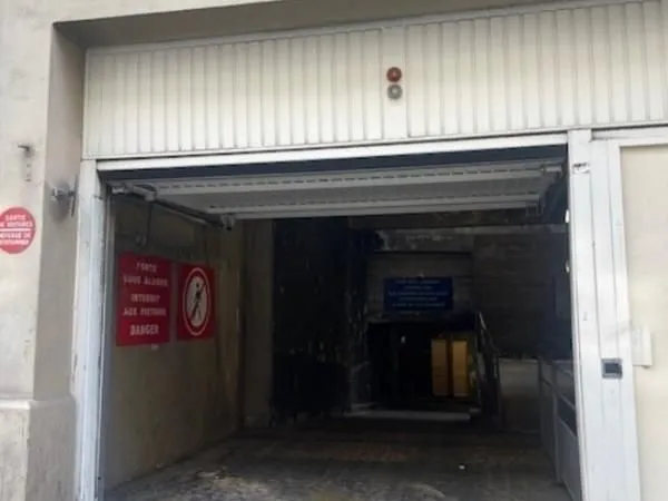 Parking 8 m² Paris