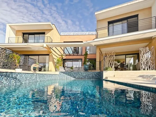 Maison 5 pièces 200 m²