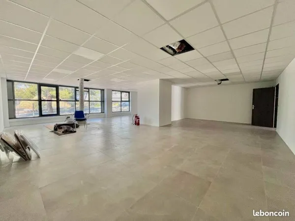 BUREAUX 103 m² VILLENEUVE LOUBET
