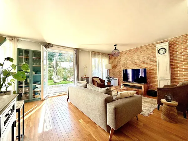Exceptionnel Appartement traversant 3 pièces avec jardin, terrasses plein sud