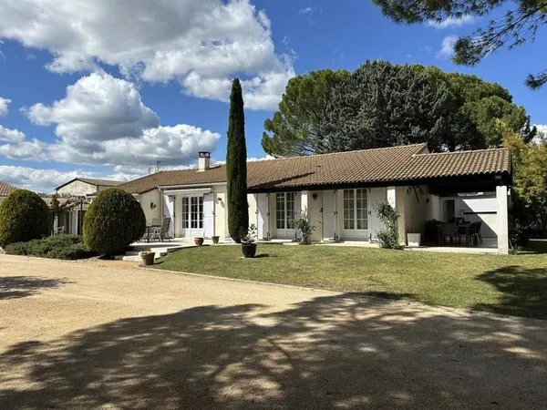 Maison de plain-pied 11 pièces 180 m²