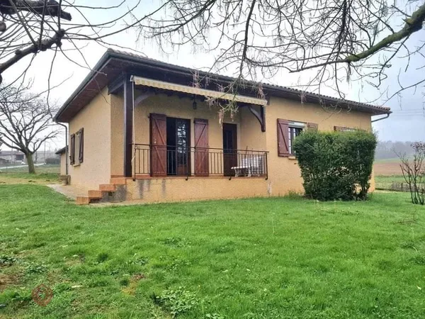 Maison de campagne avec prairie