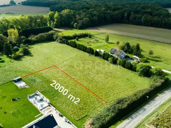 Terrain 2087 m²