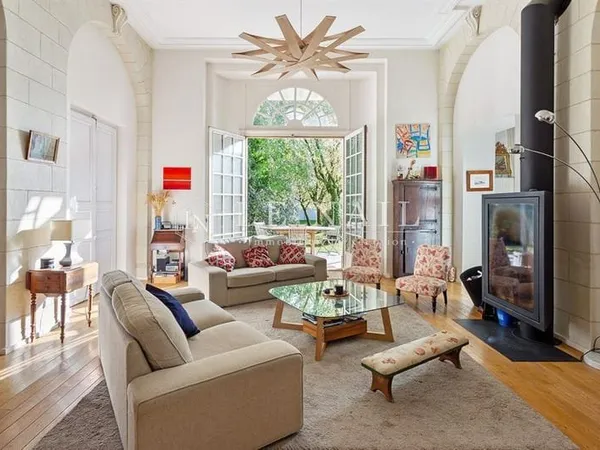 Vente Appartement D'environ 200 m² Dans Un Hôtel Particulier A N