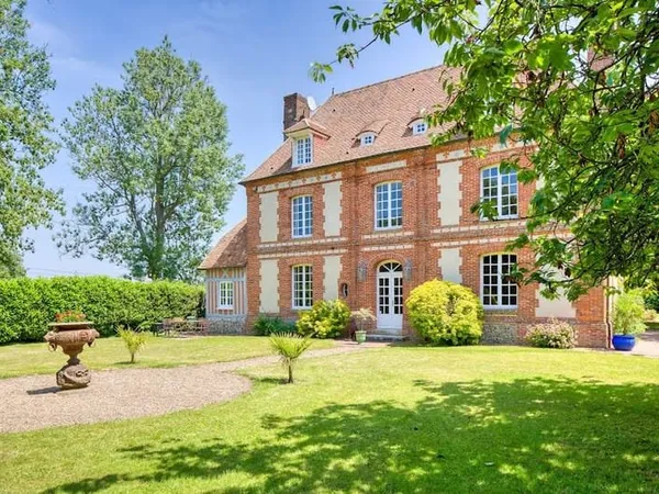 Propriété 8 pièces 245 m²