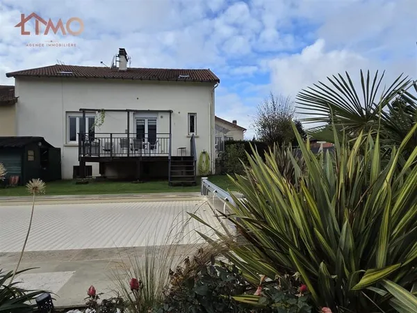 Maison familiale commerce à pied