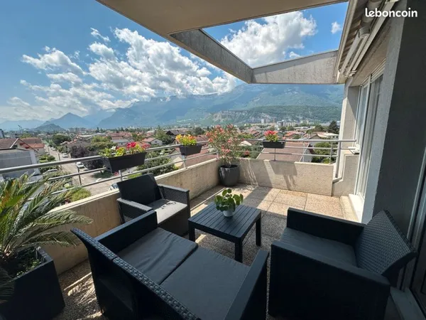 Lumineux T2 avec terrasse vue sur les montagnes
