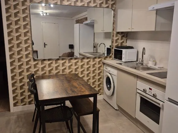 T2 meuble et renove avec balcon