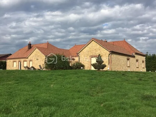 Maison 7 pièces 315 m²