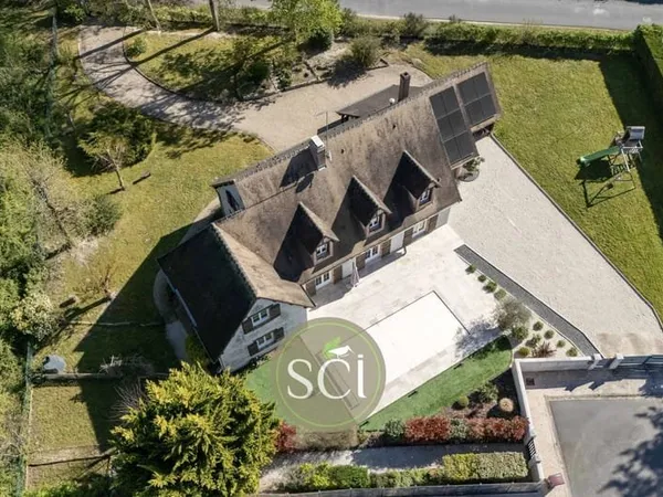 Maison 7 pièces 265 m²