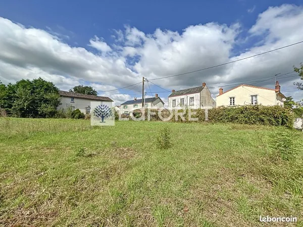 Terrain 1945 m² BRESSUIRE